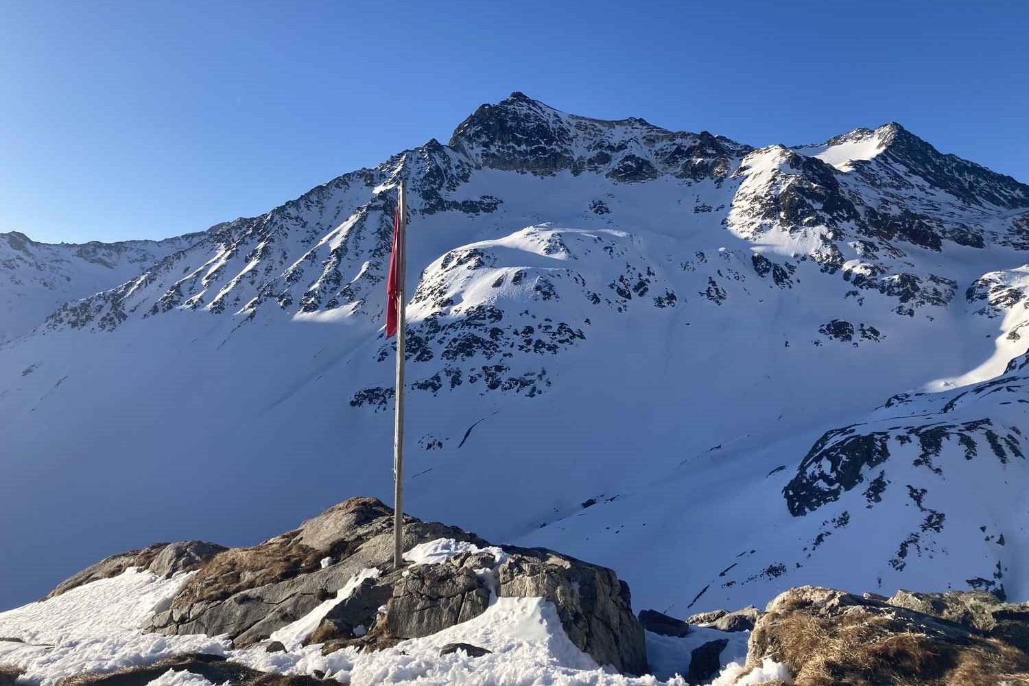 Uitzicht vanaf de Jenatschhut